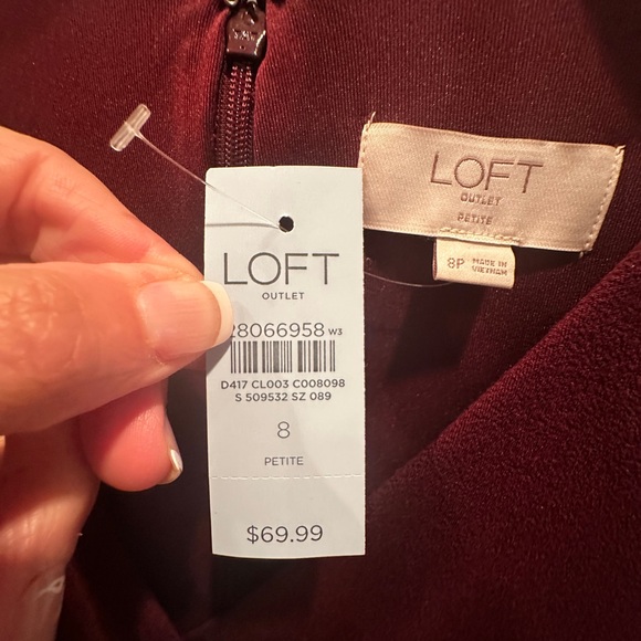 LOFT 8P gorgeous Burgundy Dress - Picture 2 of 4